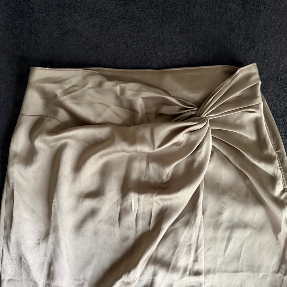 Abercrombie & Fitch satin midi skirt with slit - Picture 3 of 6